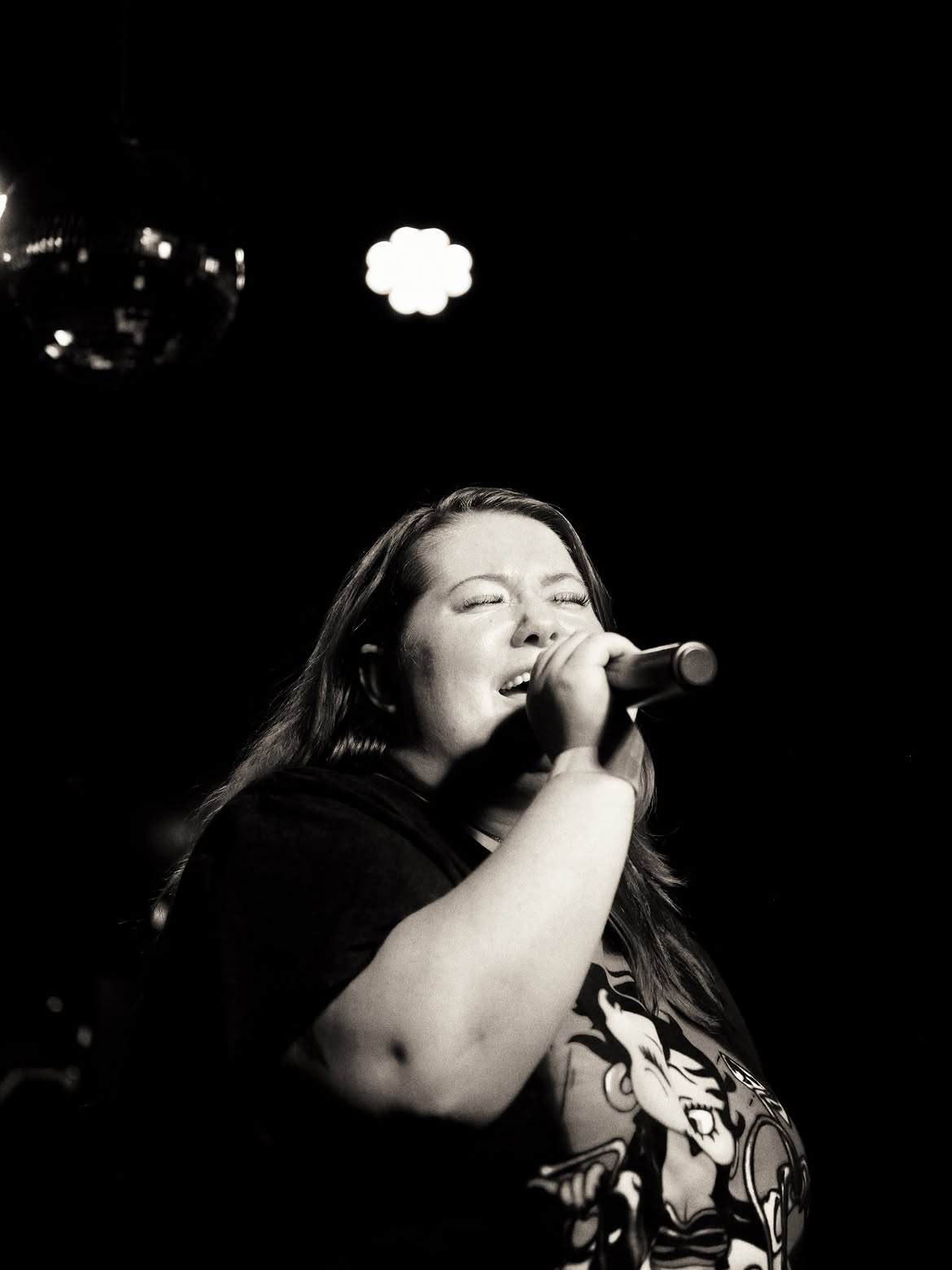 Freya Tha Goddess performing at Rap Café